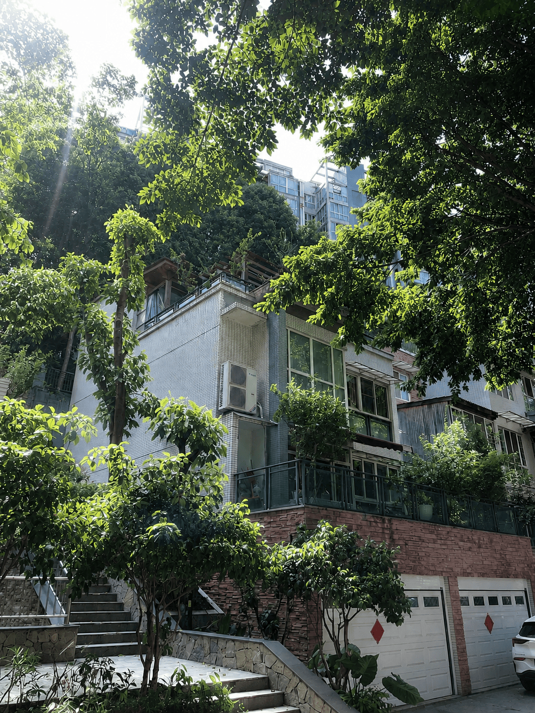 十堰岛居岁月从容升级：小小岛老别墅加装蒂升悦行款电梯